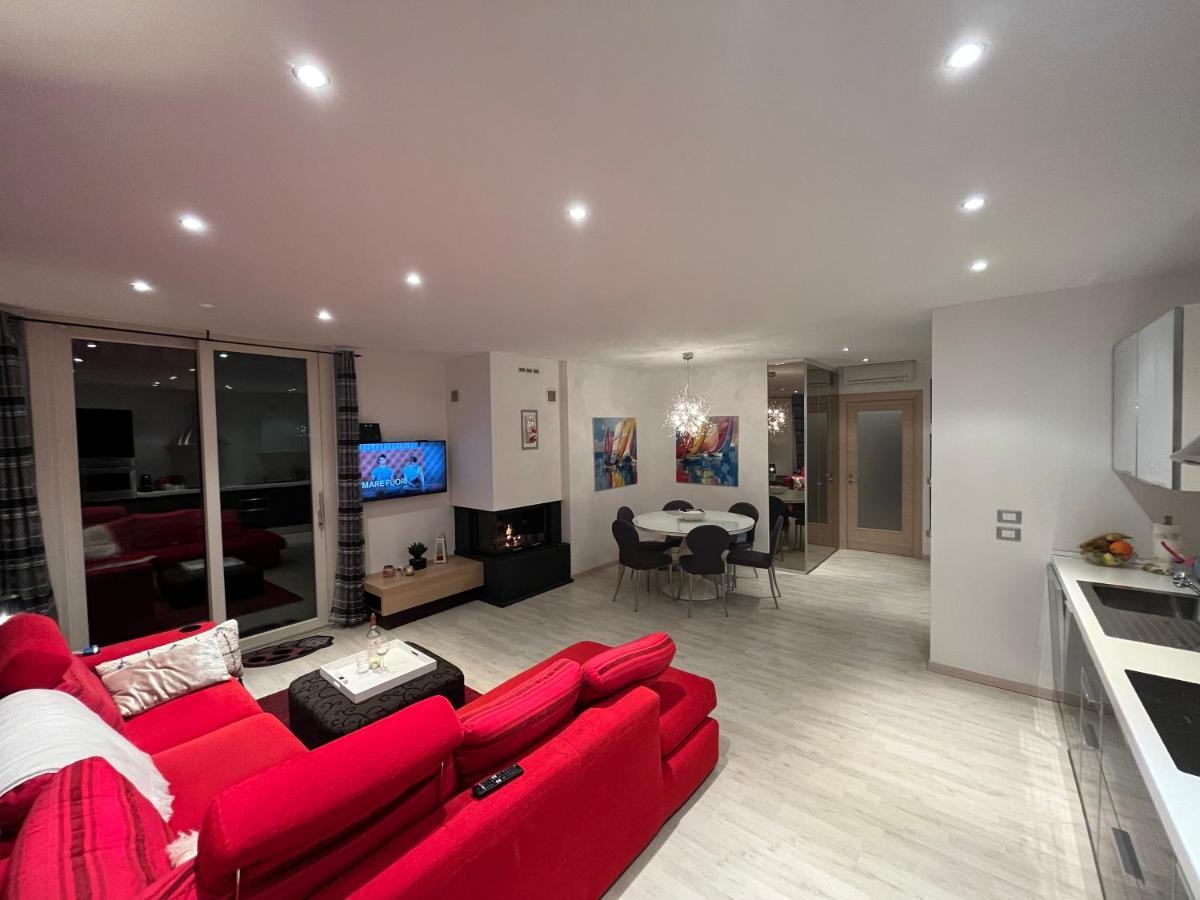 Favola Bella The Panoramic Penthouse Apartment Bardolino Exterior foto