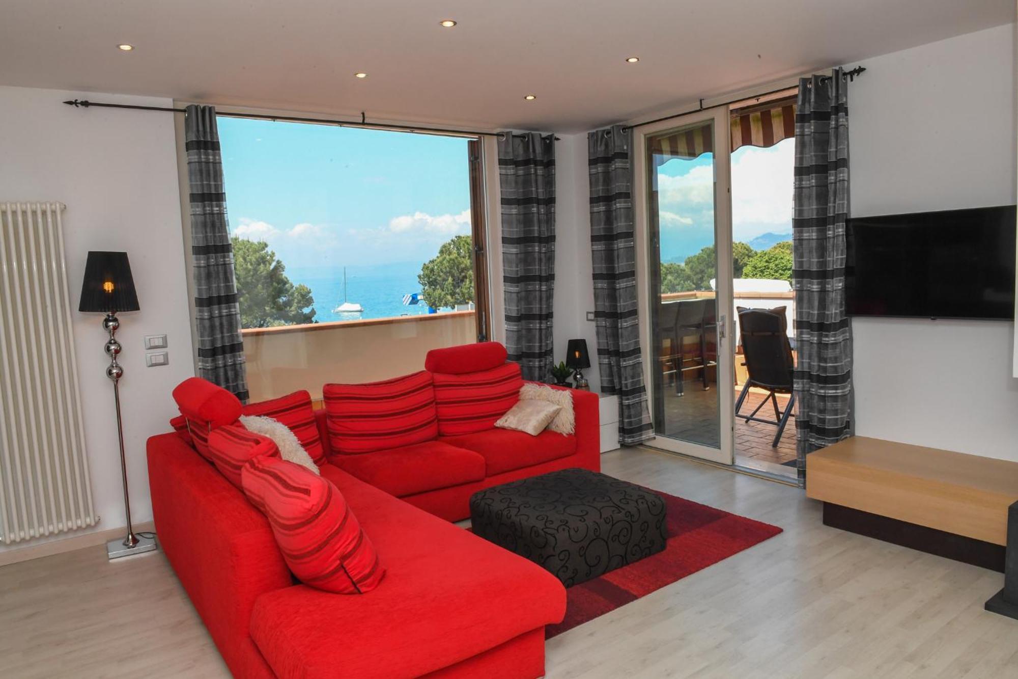 Favola Bella The Panoramic Penthouse Apartment Bardolino Exterior foto